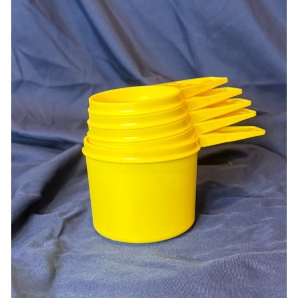 Vintage Tupperware Yellow Measuring Cups Nesting Set Of 5 USA Stacking